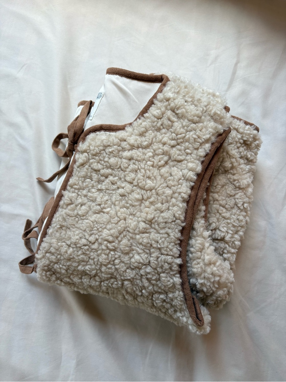 Altar'd State Cream Sherpa Tie-Front Vest NWOT - Picture 6 of 7